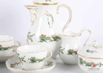 null SAXE - Meissen
Service à thé en porcelaine blanche traité en polychromie et...