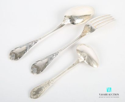 null Silver plated cutlery Marly model, the handle decorated with leaves in scroll.
Goldsmith...
