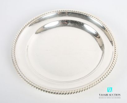null Dish of round form out of silver plated metal, the edge hemmed of frieze of...