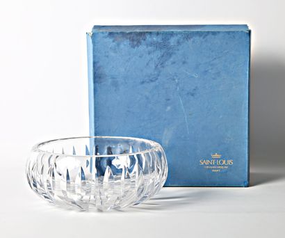 null SAINT LOUIS 
Salad bowl in cut crystal, the edge hemmed with a frieze of palms,...