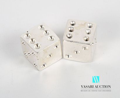 null Set of two silver playing dice
weight : 128,86 