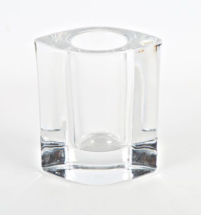 null NANCY - Manufacture de 
Vase en cristal translucide de forme navette, l'intérieur...