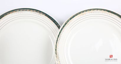 null SAINT AMAND
Earthenware table service decorated with a green band with foliage,...