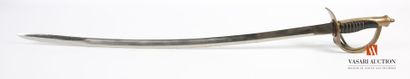 null Sabre de cavalerie type 1822, lame courbe, monture laiton multibranches, fourreau...