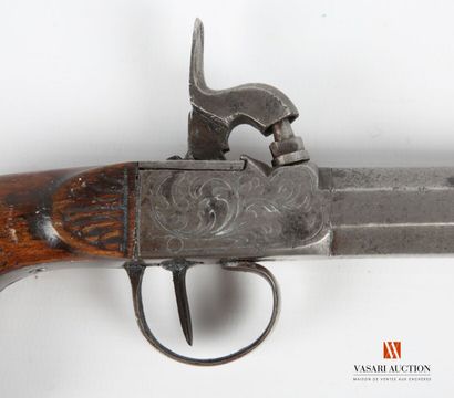 null Pocket pistol with percussion, model with engraved trunk of acanthus, octagonal...