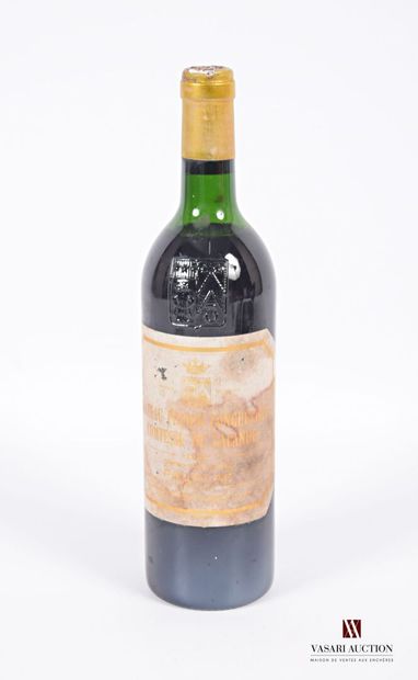 null 1 bottle Château PICHON LALANDE Pauillac GCC 1988
	Faded, stained and worn out....
