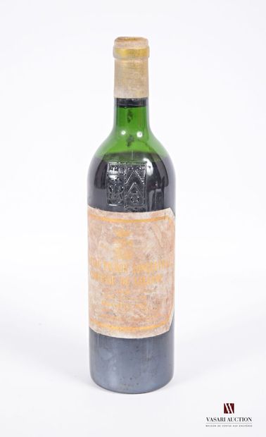 null 1 bottle Château PICHON LALANDE Pauillac GCC 1988
	Faded, stained and worn out....