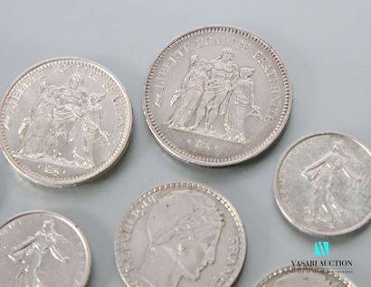 null Lot including eighteen silver coins : 5 Francs 1842 - 10 Francs 1930 - 10 Francs...