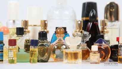 null Lot including an important lot of bottles of which Thierry Mugler, Van Cleef...
