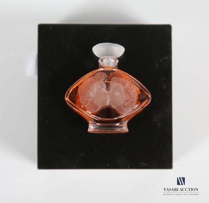 null LALIQUE 
An eau de parfum "Le baiser" for men - 4,5 ml
(used condition, contents...