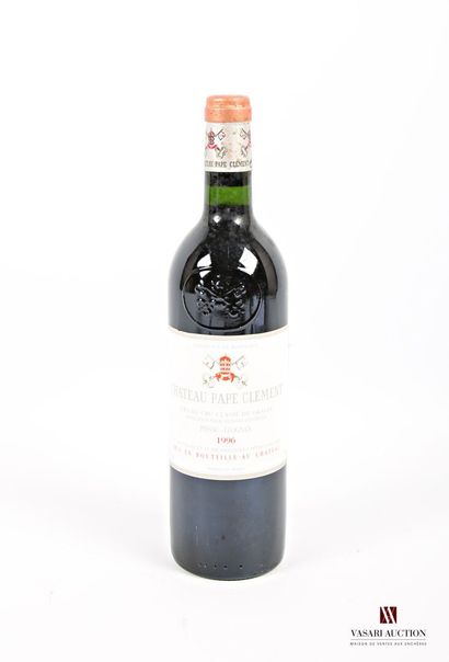 null 1 bouteille	Château PAPE CLÉMENT	Graves GCC	1996
	Et. légèrement tachée. N :...