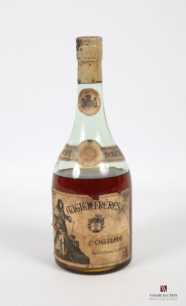 null 1 bouteille	Cognac "Roi Soleil" AUGIER Frères & C°		
	Et. fanée, tachée et un...