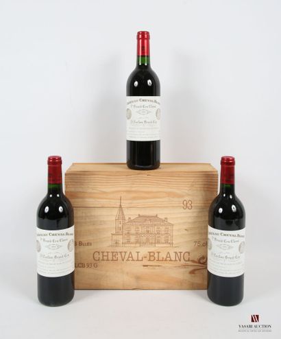null 3 bottles Château CHEVAL BLANC St Emilion 1er GCC 1993
	Presentation and level,...