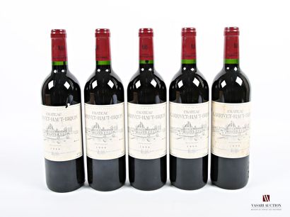 null 5 bouteilles	Château LARRIVET HAUT BRION	Pessac Léognan	1998
	Et.: 4 légèrement...
