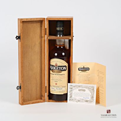 null 1 bouteille	Irish Whiskey MIDLETON Very Rare		1997
	70 cl - 40°. Et. impeccable....