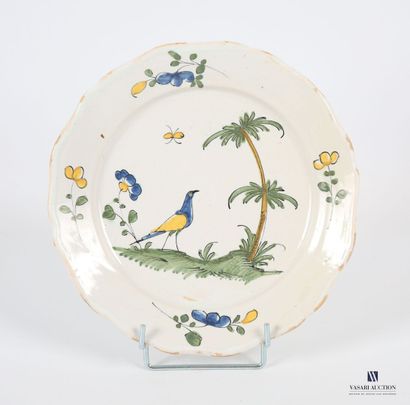 null LA ROCHELLE, circa 1785
Earthenware plate decorated with a bird on a mound and...
