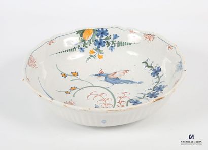 null NEVERS, previously attributed to La Rochelle, 18th century
Earthenware salad...