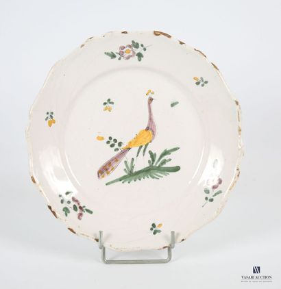 null LA ROCHELLE, 18th century
Earthenware plate with polychrome enamel decoration...