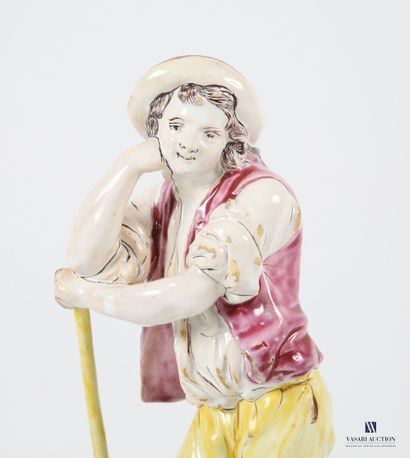 null LA ROCHELLE, circa 1780
Statuette representing a gardener in earthenware on...