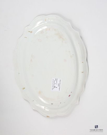 null LA ROCHELLE, 18th century
Oval dish with contoured edge decorated with reverberation...