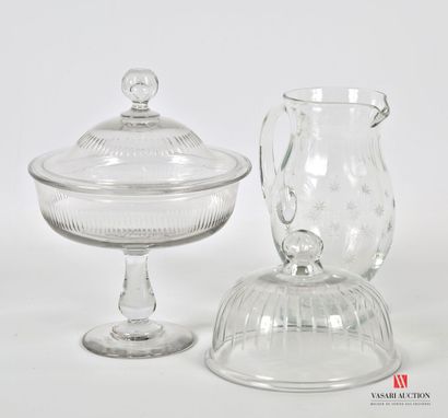 null Lot including a crystal drageoir on a baluster foot, the body and the lid decorated...