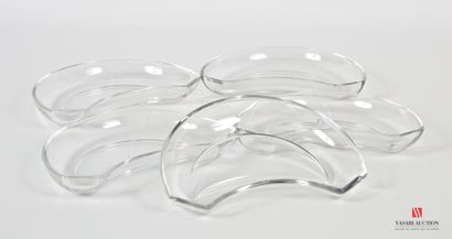 null VAL SAINT LAMBERT
Suite of five crystal ramekins in the shape of a crescent...