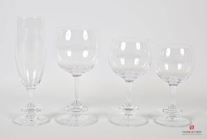 null SEVRES Cristallerie de 
Part of service of crystal glass, the goblet of form...