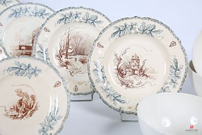 null CHOISY LEROY - MANUFACTURE HB
Set in fine earthenware with Louis XIII decoration...