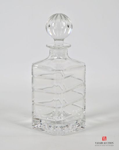 null Crystal decanter with square section, the body with decoration of a net turning....