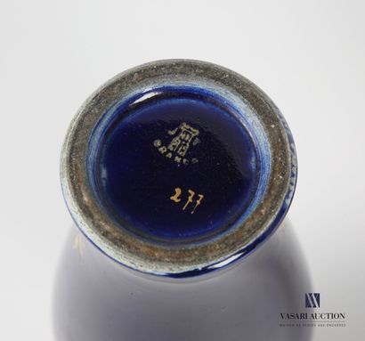 null TOURS - Manufacture Jaget & Pinon
Pair of vases of baluster form in royal blue...