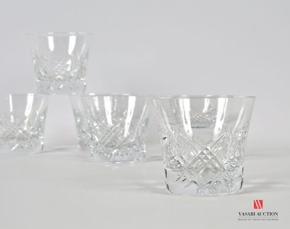 null BACCARAT
Suite of six whisky glasses in cut crystal model Stella, the goblet...
