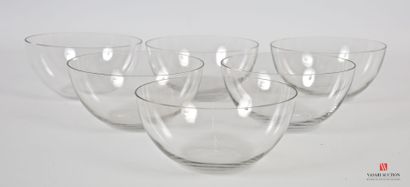 null Suite of six crystal bowls
(a chip)
Diameter : 13 cm