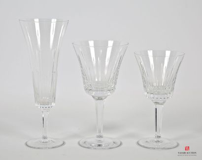 null Part of a service of crystal glasses, the goblet in corolla is decorated with...