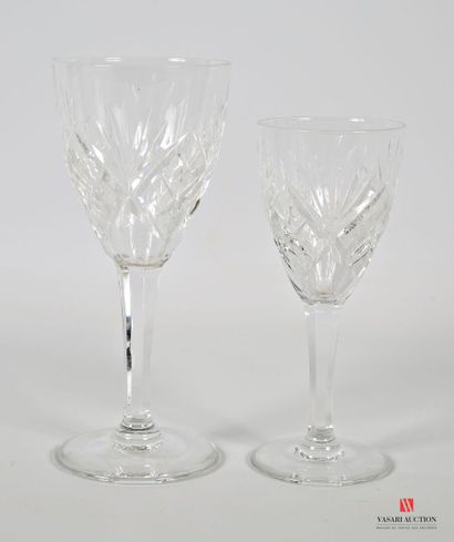 null SAINT LOUIS
Suite of six wine glasses and six white wine glasses in cut crystal...