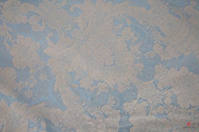 null PIERRE FREY
Damask fabric decorated with flowering trees, berries and ribbon...