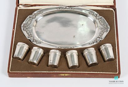 null Service with silver plated liquor, it includes a tray of presentation of oval...