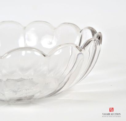 null VAL SAINT LAMBERT 
Crystal cup with poly-lobed edges, the body with ribs, it...