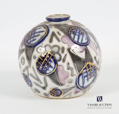 null LIMOGES - Camille Tharaud
Porcelain ball vase decorated with stylized floral...