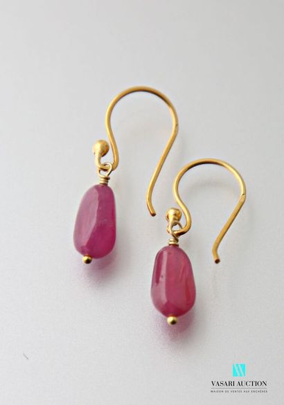 null Pair of earrings in gold-plated silver 925 thousandths decorated with two red...