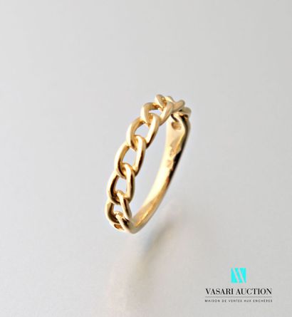 null Ring in yellow gold 750 thousandth, the front part in mesh gourmet 
Weight :...
