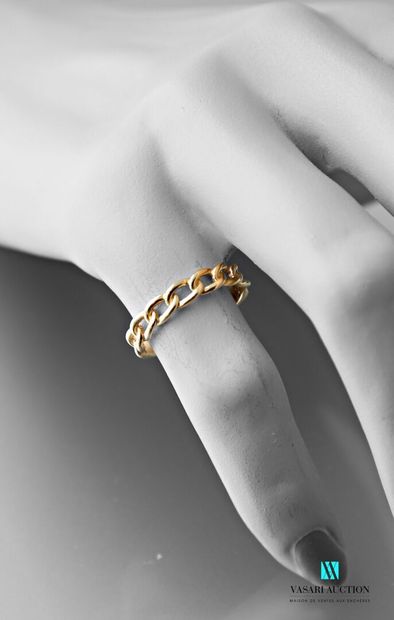 null Ring in yellow gold 750 thousandth, the front part in mesh gourmet 
Weight :...