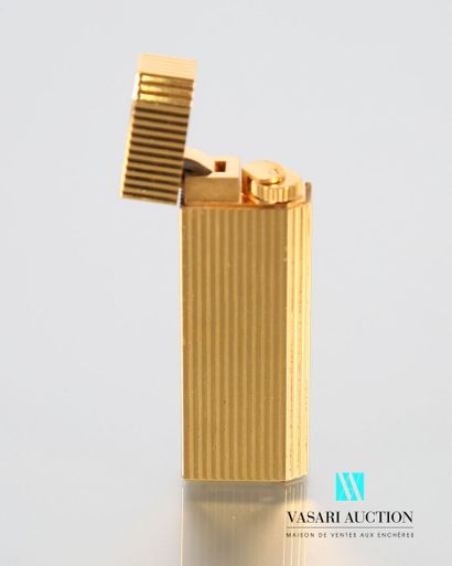 null CARTIER
Gold-plated metal lighter Must model
Signed on the back and numbered...