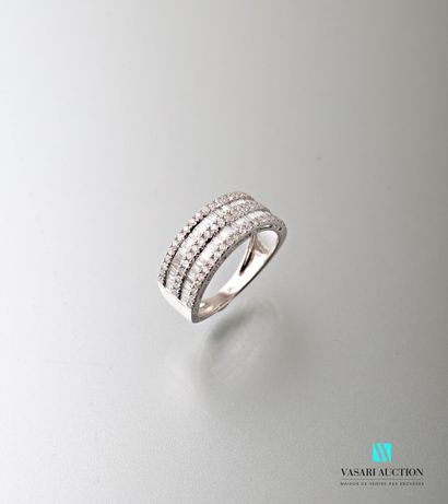 null Ring in white gold 750 thousandth set with three lines of white diamonds of...