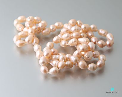 null Pink freshwater pearl necklace.
Length : 56 cm