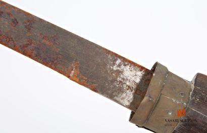 null Koumya, couteau de ceinture, lame courbe de 22 cm, signée au talon « Jono »,...
