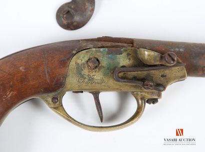 null Pistolet de cavalerie modèle 1777, coffre laiton signé Charleville, canon ramené...