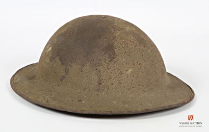 null American helmet model 1917, original khaki granite paint, tan leather chinstrap,...