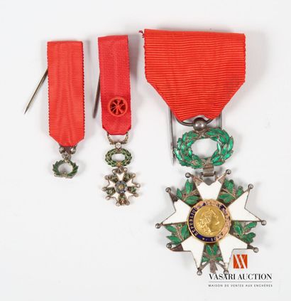 null Order of the Legion of Honor, officer's star 40 mm, enamelled metal with mobile...