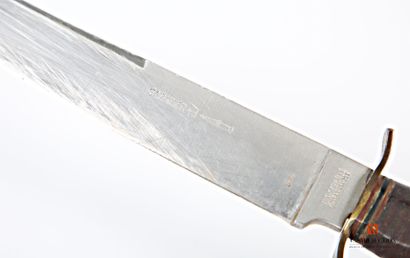 null Couteau de chasse SABATIER, lame de 18 cm, signée SABATIER et logo au couteau...
