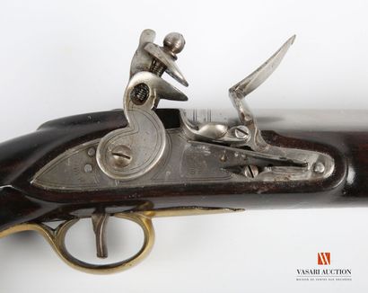 null British regulation pistol, round barrel of 23 cm, flint lock of 13,5 cm, signed...